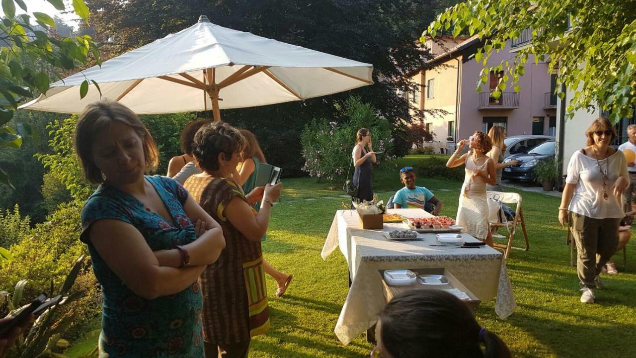 Villa Casa Vacanze Le Violette Brunate Exterior foto
